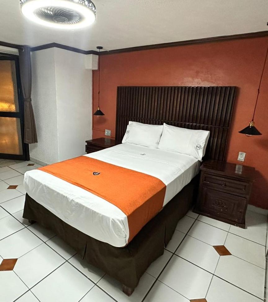 Hotel Zapotlan Ciudad Guzman Exterior foto